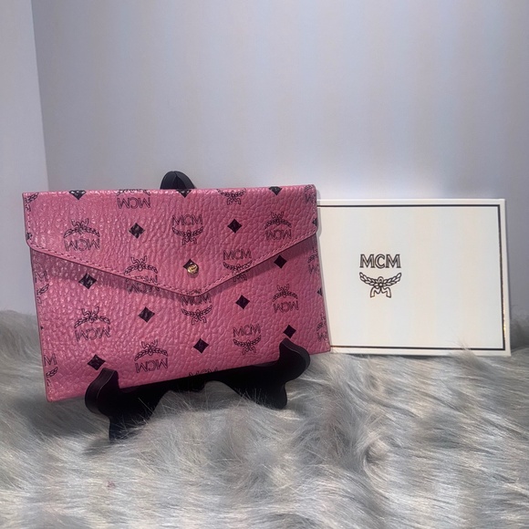 MCM Visetos Log Monogram Clutch Wallet~NIB - Picture 1 of 3